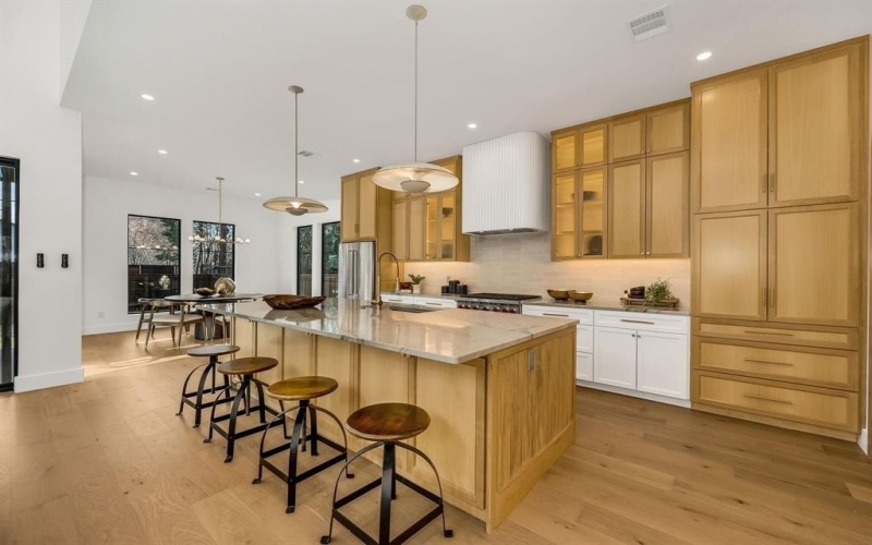 8714 San Fernando Way, Dallas, TX 75218, 5 Bedrooms Bedrooms, ,6 BathroomsBathrooms,Residential,For Sale,8714 San Fernando Way,0,21134974