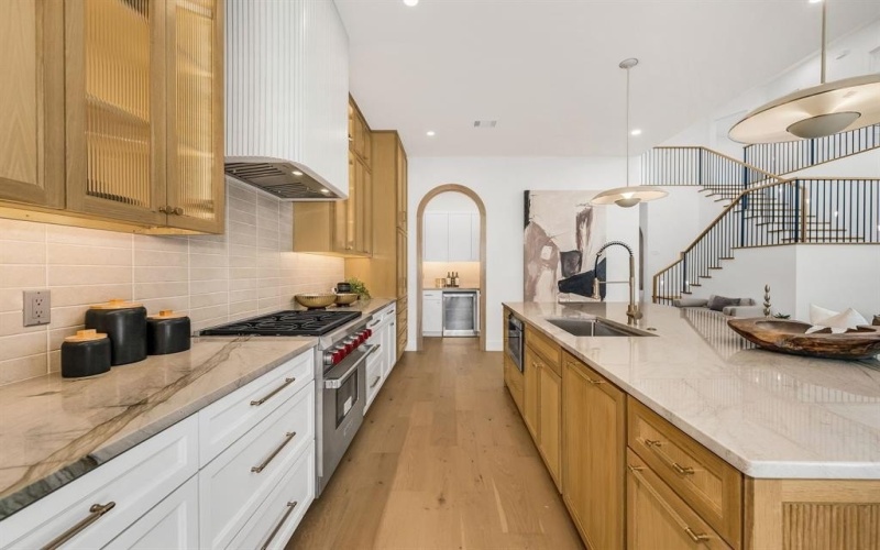 8714 San Fernando Way, Dallas, TX 75218, 5 Bedrooms Bedrooms, ,6 BathroomsBathrooms,Residential,For Sale,8714 San Fernando Way,0,21134974