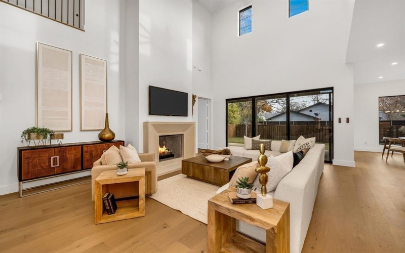 8714 San Fernando Way, Dallas, TX 75218, 5 Bedrooms Bedrooms, ,6 BathroomsBathrooms,Residential,For Sale,8714 San Fernando Way,0,21134974