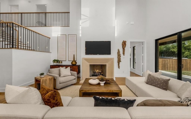 8714 San Fernando Way, Dallas, TX 75218, 5 Bedrooms Bedrooms, ,6 BathroomsBathrooms,Residential,For Sale,8714 San Fernando Way,0,21134974