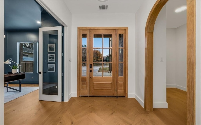 8714 San Fernando Way, Dallas, TX 75218, 5 Bedrooms Bedrooms, ,6 BathroomsBathrooms,Residential,For Sale,8714 San Fernando Way,0,21134974