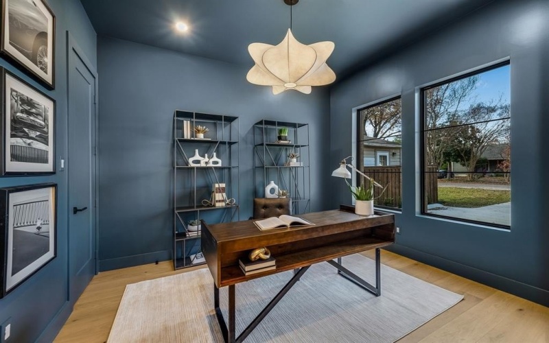 8714 San Fernando Way, Dallas, TX 75218, 5 Bedrooms Bedrooms, ,6 BathroomsBathrooms,Residential,For Sale,8714 San Fernando Way,0,21134974