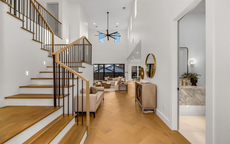 8714 San Fernando Way, Dallas, TX 75218, 5 Bedrooms Bedrooms, ,6 BathroomsBathrooms,Residential,For Sale,8714 San Fernando Way,0,21134974