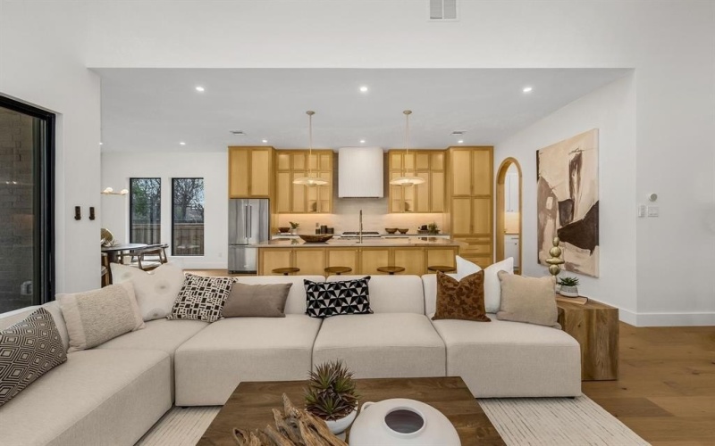 8714 San Fernando Way, Dallas, TX 75218, 5 Bedrooms Bedrooms, ,6 BathroomsBathrooms,Residential,For Sale,8714 San Fernando Way,0,21134974