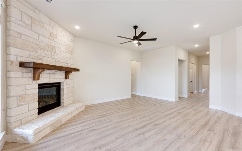 7741 Oakmeade Street, Joshua, TX 76058, 4 Habitaciones Habitaciones , ,3 BañosBaños,Residential,En Venta,7741 Oakmeade Street,0,21136812