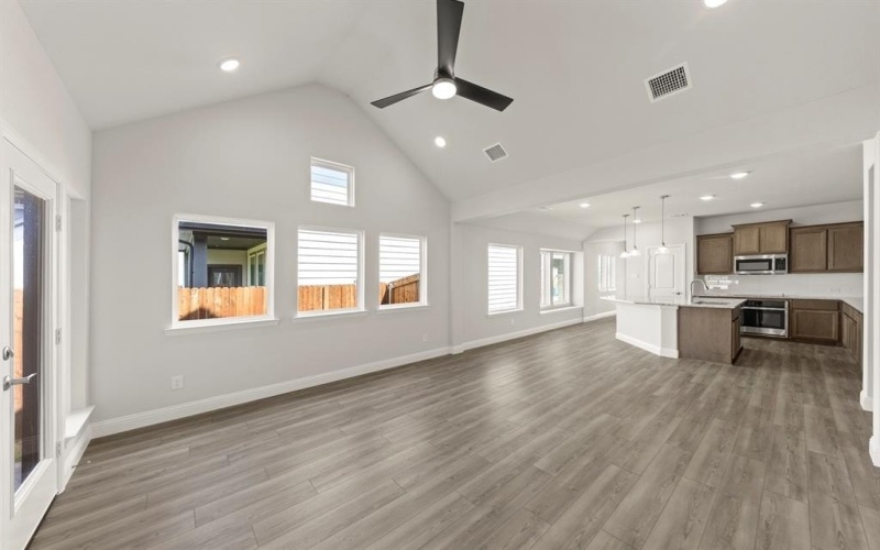 1640 Meadow Crest Drive, Aubrey, TX 76227, 3 Habitaciones Habitaciones , ,2 BañosBaños,Residential,En Venta,1640 Meadow Crest Drive,0,21136906