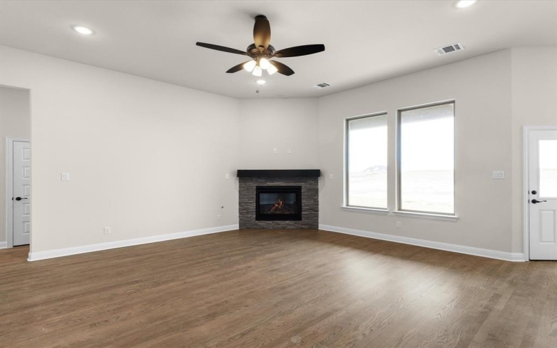 128 Lila Lake Drive, Waxahachie, TX 75165, 4 Bedrooms Bedrooms, ,2 BathroomsBathrooms,Residential,For Sale,128 Lila Lake Drive,0,21137103