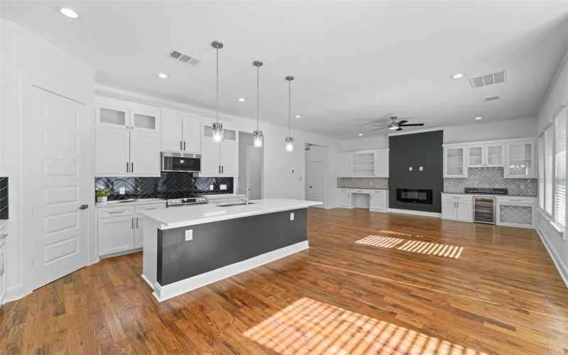 1320 Compton Street, Dallas, TX 75203, 4 Habitaciones Habitaciones , ,2 BañosBaños,Residential,En Venta,1320 Compton Street,0,21137106