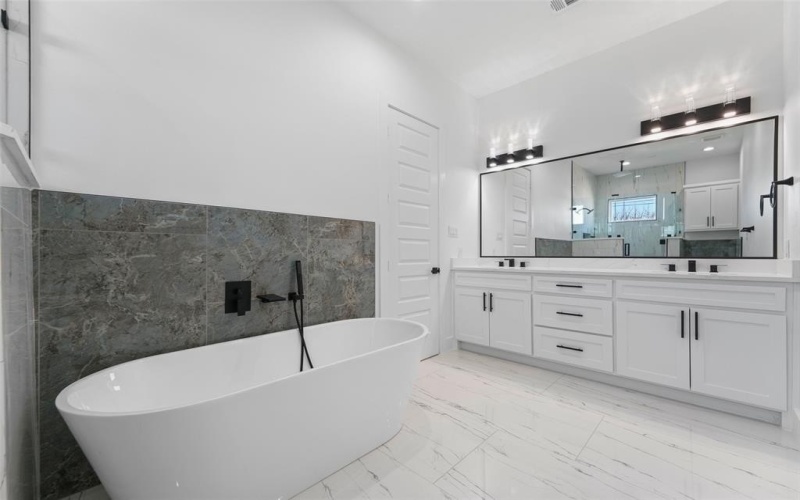 1320 Compton Street, Dallas, TX 75203, 4 Habitaciones Habitaciones , ,2 BañosBaños,Residential,En Venta,1320 Compton Street,0,21137106