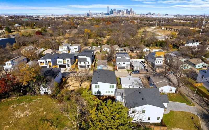 1320 Compton Street, Dallas, TX 75203, 4 Habitaciones Habitaciones , ,2 BañosBaños,Residential,En Venta,1320 Compton Street,0,21137106