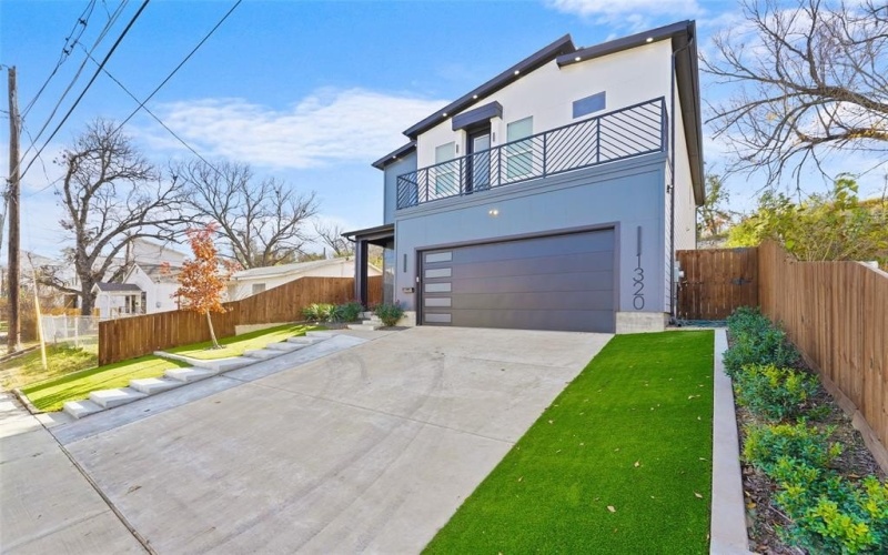 1320 Compton Street, Dallas, TX 75203, 4 Habitaciones Habitaciones , ,2 BañosBaños,Residential,En Venta,1320 Compton Street,0,21137106