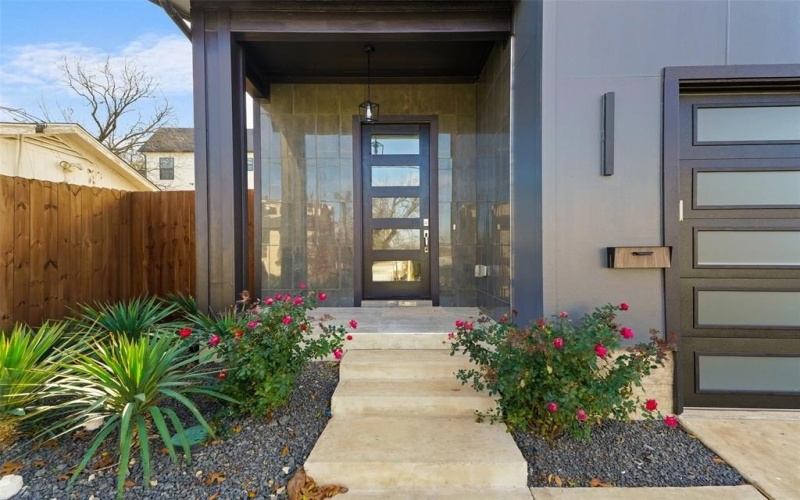 1320 Compton Street, Dallas, TX 75203, 4 Habitaciones Habitaciones , ,2 BañosBaños,Residential,En Venta,1320 Compton Street,0,21137106