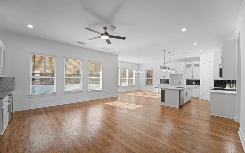 1320 Compton Street, Dallas, TX 75203, 4 Habitaciones Habitaciones , ,2 BañosBaños,Residential,En Venta,1320 Compton Street,0,21137106