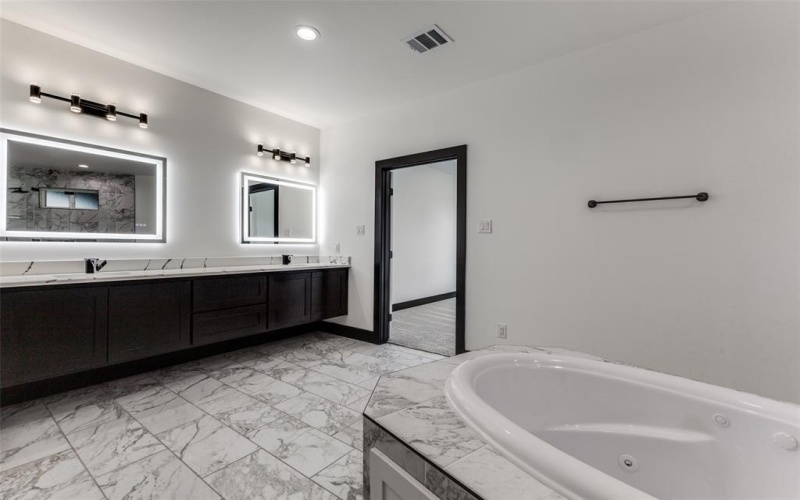 18508 Hickory Circle, Kemp, TX 75143, 5 Habitaciones Habitaciones , ,3 BañosBaños,Residential,En Venta,18508 Hickory Circle,0,21137162