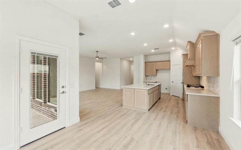 2808 Parkwood Circle, Denton, TX 76226, 4 Bedrooms Bedrooms, ,2 BathroomsBathrooms,Residential,For Sale,2808 Parkwood Circle,0,21137263