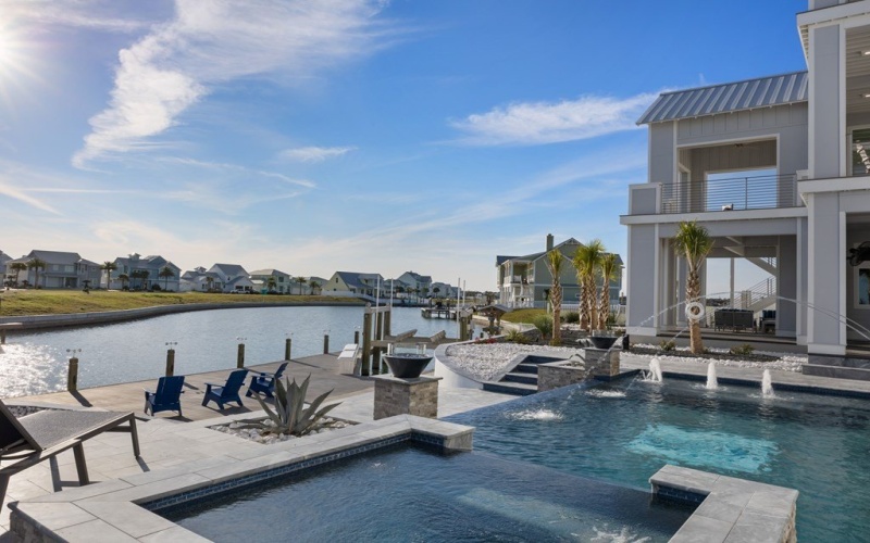 305 Estes Dr, ROCKPORT, TX 78382, 6 Habitaciones Habitaciones , ,5 BañosBaños,Residential,En Venta,305 Estes Dr,0,149235