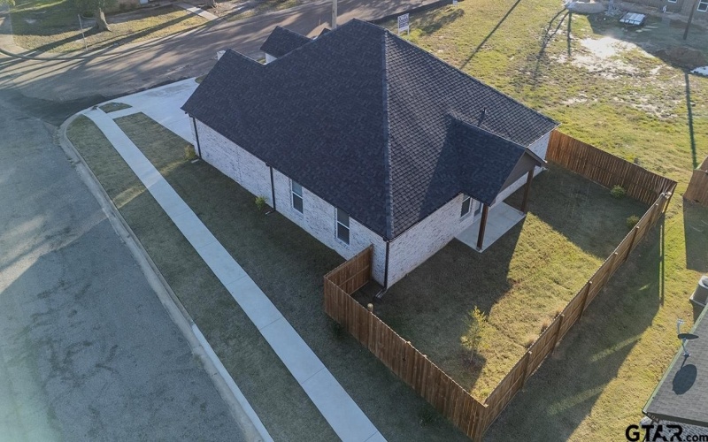 511 Richardson St, Athens, TX 75751, 4 Habitaciones Habitaciones , ,2 BañosBaños,Residential,En Venta,511 Richardson St,0,25018010