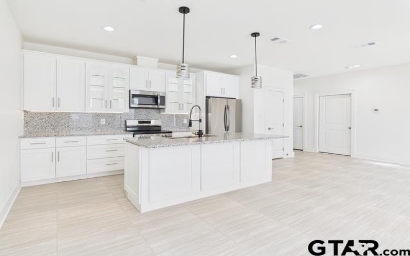 511 Richardson St, Athens, TX 75751, 4 Habitaciones Habitaciones , ,2 BañosBaños,Residential,En Venta,511 Richardson St,0,25018010