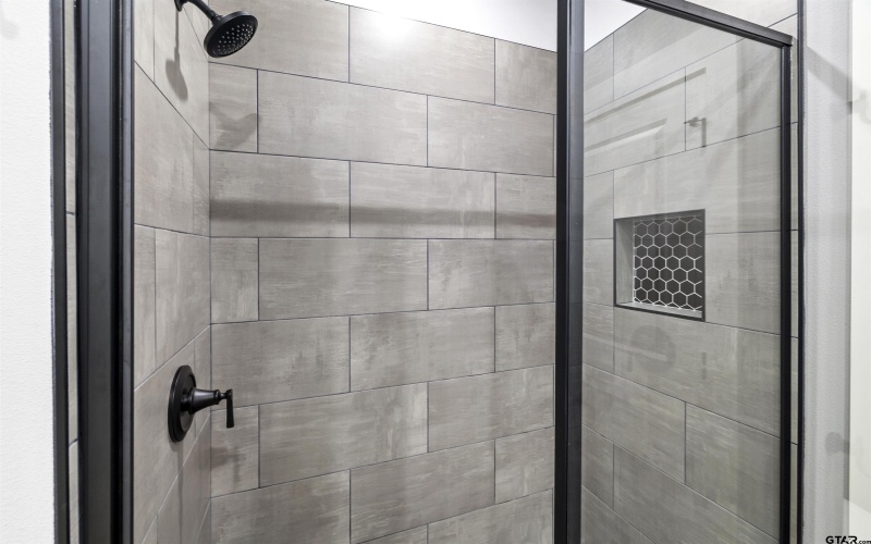 304 W Tarbutton, Troup, TX 75789, 3 Bedrooms Bedrooms, ,2 BathroomsBathrooms,Residential,For Sale,304 W Tarbutton,0,25018011