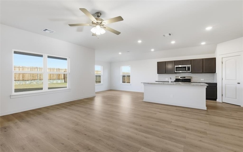 114 John Laurens Drive, Venus, TX 76084, 3 Habitaciones Habitaciones , ,2 BañosBaños,Residential,En Venta,114 John Laurens Drive,0,20919249