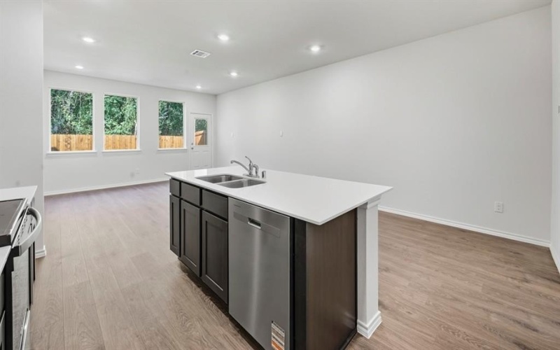 305 Tall Cedar Way, Princeton, TX 75407, 4 Habitaciones Habitaciones , ,2 BañosBaños,Residential,En Venta,305 Tall Cedar Way,0,21137780