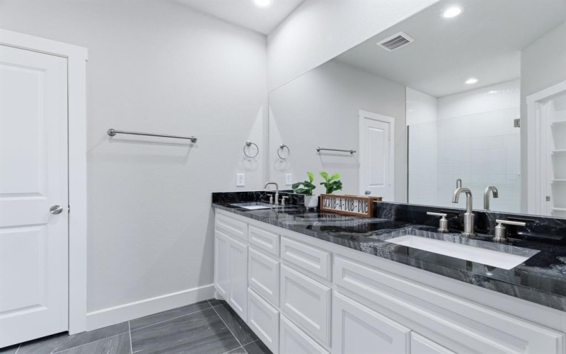 498 Cumberland Trail, Bridgeport, TX 76458, 3 Bedrooms Bedrooms, ,2 BathroomsBathrooms,Residential,For Sale,498 Cumberland Trail,0,21130129