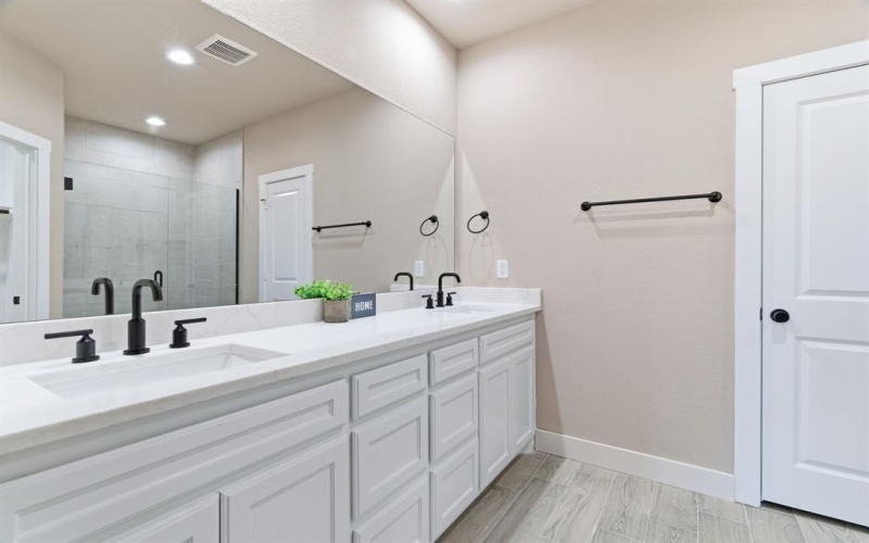 494 Cumberland Trail, Bridgeport, TX 76458, 3 Bedrooms Bedrooms, ,2 BathroomsBathrooms,Residential,For Sale,494 Cumberland Trail,0,21130130