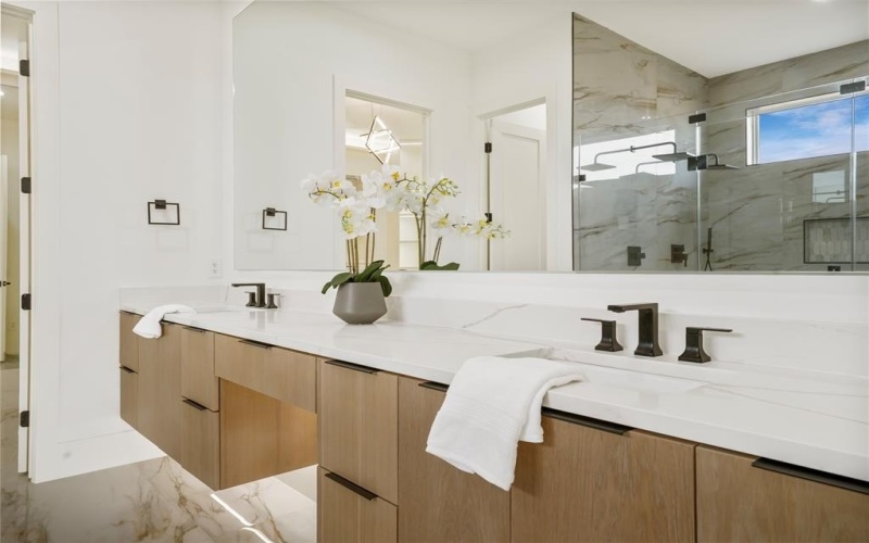 1706 Canal Street, Heath, TX 75032, 5 Bedrooms Bedrooms, ,5 BathroomsBathrooms,Residential,For Sale,1706 Canal Street,0,21134716