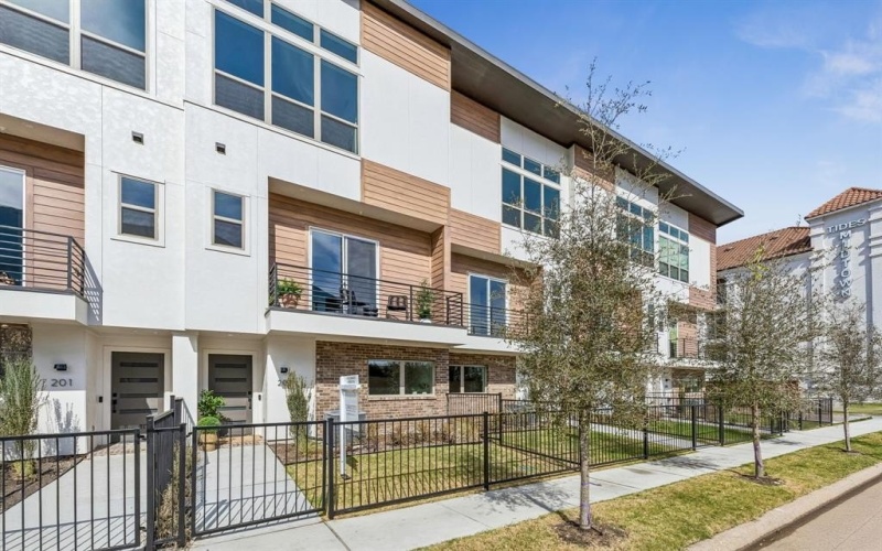 13900 Noel Road #203, Dallas, TX 75240, 2 Bedrooms Bedrooms, ,2 BathroomsBathrooms,Residential,For Sale,13900 Noel Road,0,21134795