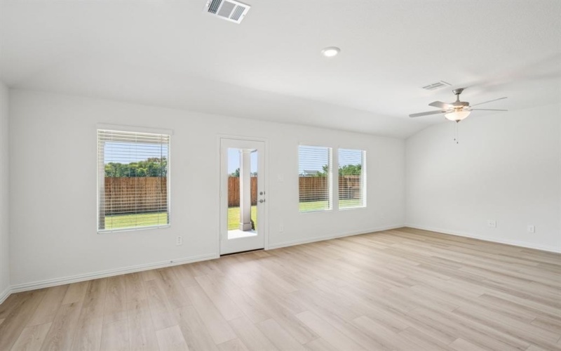 1022 Eagle Run Lane, Lavon, TX 75166, 3 Bedrooms Bedrooms, ,2 BathroomsBathrooms,Residential,For Sale,1022 Eagle Run Lane,0,21135779