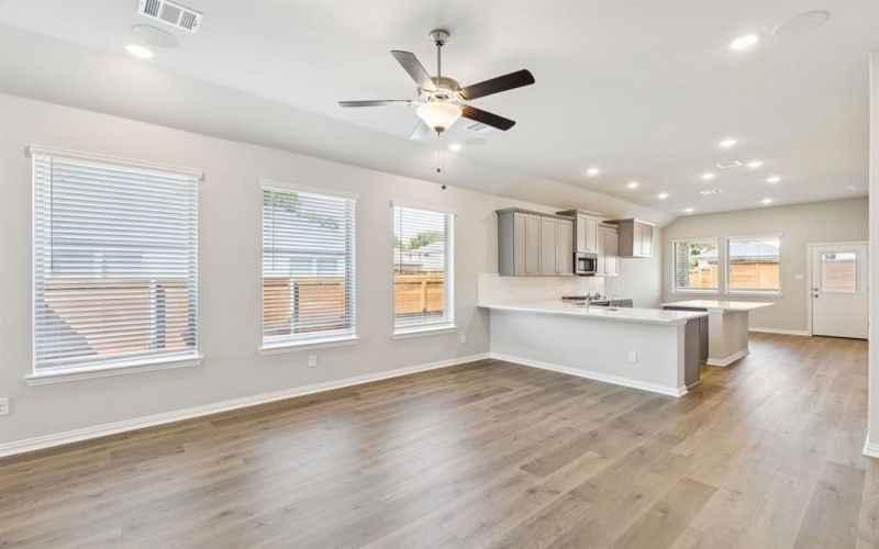 2213 Hazel Lily Run, Mesquite, TX 75181, 4 Habitaciones Habitaciones , ,2 BañosBaños,Residential,En Venta,2213 Hazel Lily Run,0,21137407