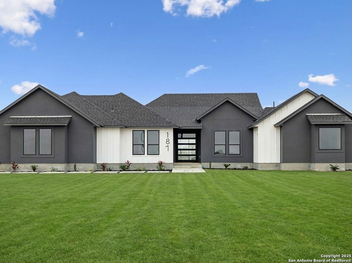 187 Hidden Ranch CT., Floresville, TX 78114, 4 Habitaciones Habitaciones , ,5 BañosBaños,Residential,En Venta,187 Hidden Ranch CT.,0,1930084