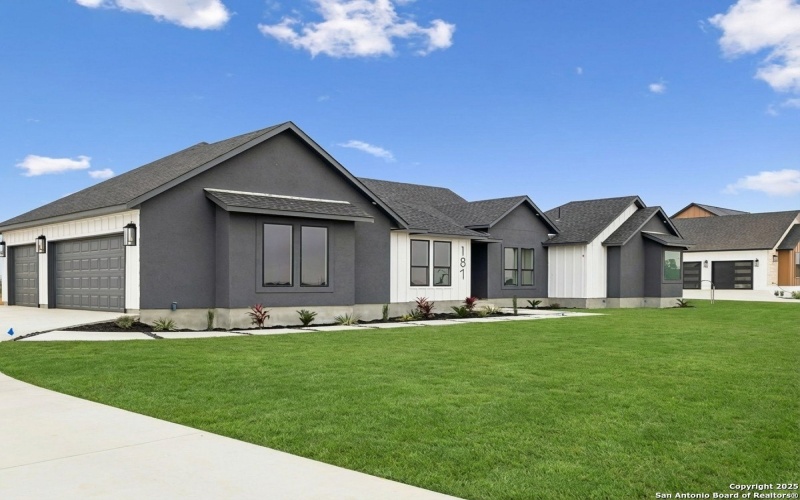 187 Hidden Ranch CT., Floresville, TX 78114, 4 Habitaciones Habitaciones , ,5 BañosBaños,Residential,En Venta,187 Hidden Ranch CT.,0,1930084