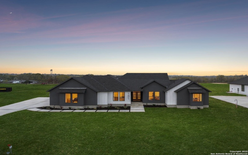 187 Hidden Ranch CT., Floresville, TX 78114, 4 Habitaciones Habitaciones , ,5 BañosBaños,Residential,En Venta,187 Hidden Ranch CT.,0,1930084