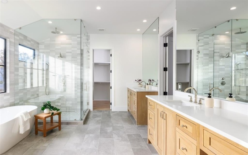 6414 Blanch Circle, Dallas, TX 75214, 5 Habitaciones Habitaciones , ,6 BañosBaños,Residential,En Venta,6414 Blanch Circle,0,21102507