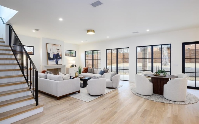 6414 Blanch Circle, Dallas, TX 75214, 5 Habitaciones Habitaciones , ,6 BañosBaños,Residential,En Venta,6414 Blanch Circle,0,21102507