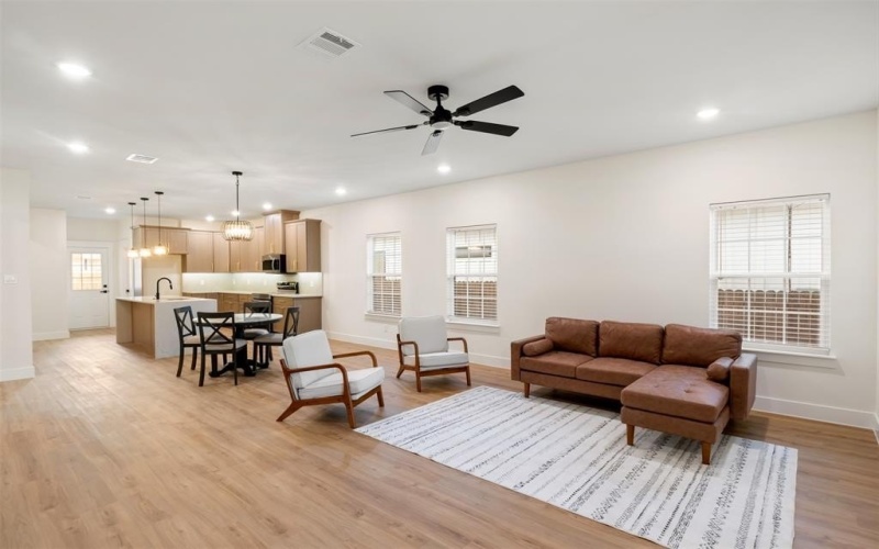 1804 Vincennes Street, Fort Worth, TX 76105, 3 Bedrooms Bedrooms, ,2 BathroomsBathrooms,Residential,For Sale,1804 Vincennes Street,0,21137648