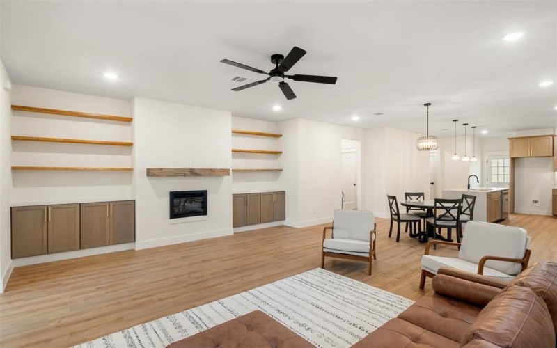 1804 Vincennes Street, Fort Worth, TX 76105, 3 Bedrooms Bedrooms, ,2 BathroomsBathrooms,Residential,For Sale,1804 Vincennes Street,0,21137648