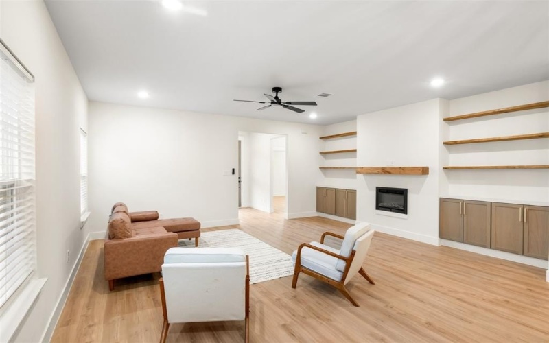 1804 Vincennes Street, Fort Worth, TX 76105, 3 Bedrooms Bedrooms, ,2 BathroomsBathrooms,Residential,For Sale,1804 Vincennes Street,0,21137648