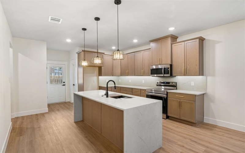 1804 Vincennes Street, Fort Worth, TX 76105, 3 Bedrooms Bedrooms, ,2 BathroomsBathrooms,Residential,For Sale,1804 Vincennes Street,0,21137648