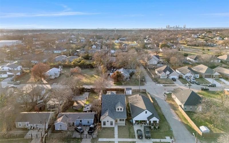 1804 Vincennes Street, Fort Worth, TX 76105, 3 Bedrooms Bedrooms, ,2 BathroomsBathrooms,Residential,For Sale,1804 Vincennes Street,0,21137648