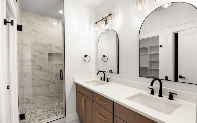 1804 Vincennes Street, Fort Worth, TX 76105, 3 Bedrooms Bedrooms, ,2 BathroomsBathrooms,Residential,For Sale,1804 Vincennes Street,0,21137648