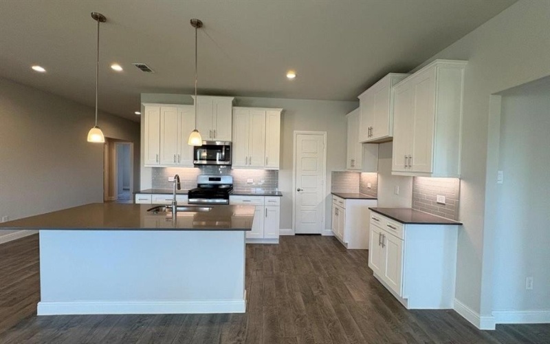 4206 CORNERSTONE Circle, Granbury, TX 76048, 4 Bedrooms Bedrooms, ,2 BathroomsBathrooms,Residential,For Sale,4206 CORNERSTONE Circle,0,21137823