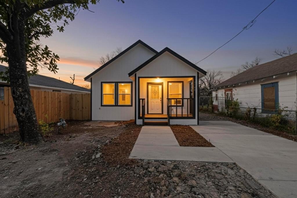 1541 Caldwell Street, Dallas, TX 75223, 4 Habitaciones Habitaciones , ,2 BañosBaños,Residential,En Venta,1541 Caldwell Street,0,21137989