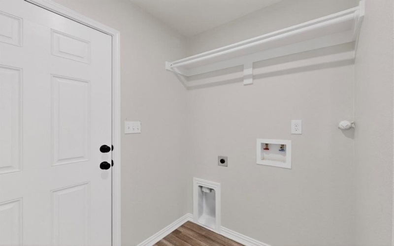 1541 Caldwell Street, Dallas, TX 75223, 4 Habitaciones Habitaciones , ,2 BañosBaños,Residential,En Venta,1541 Caldwell Street,0,21137989