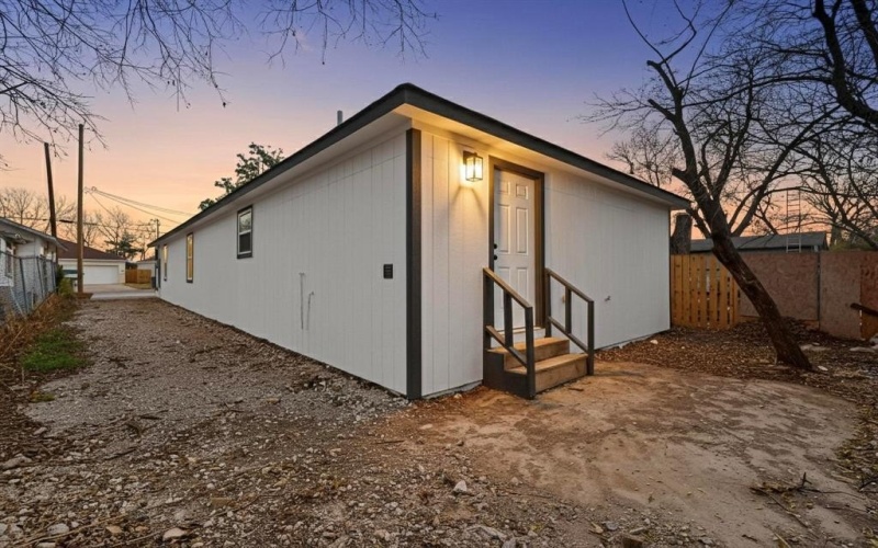 1541 Caldwell Street, Dallas, TX 75223, 4 Habitaciones Habitaciones , ,2 BañosBaños,Residential,En Venta,1541 Caldwell Street,0,21137989