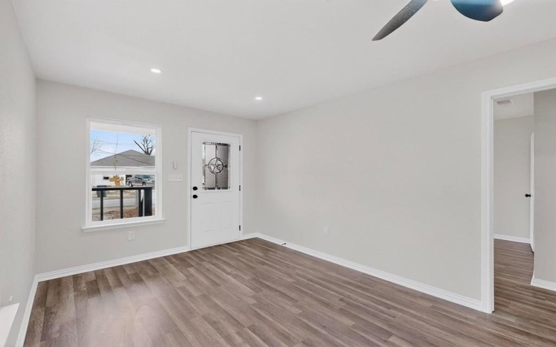 1541 Caldwell Street, Dallas, TX 75223, 4 Habitaciones Habitaciones , ,2 BañosBaños,Residential,En Venta,1541 Caldwell Street,0,21137989