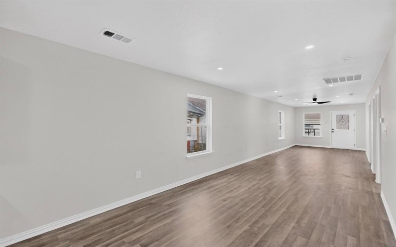 1541 Caldwell Street, Dallas, TX 75223, 4 Habitaciones Habitaciones , ,2 BañosBaños,Residential,En Venta,1541 Caldwell Street,0,21137989