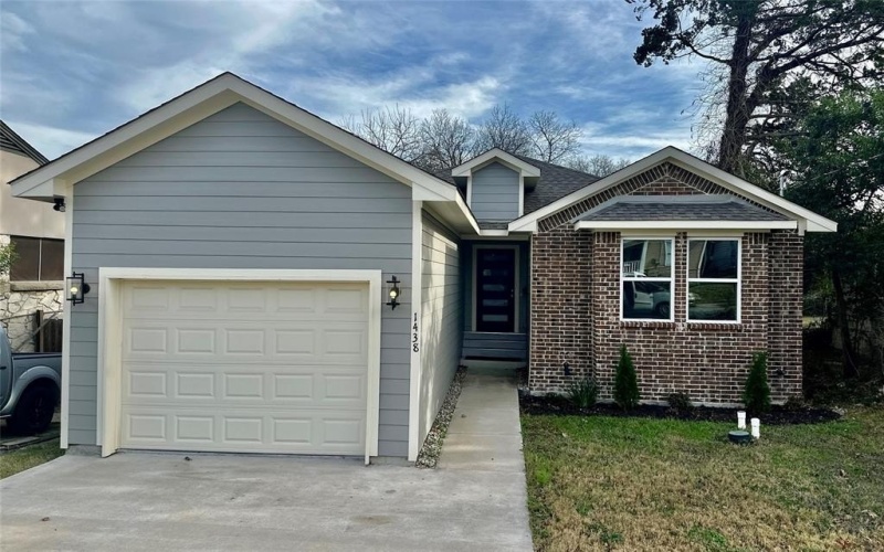 1438 E Waco Avenue, Dallas, TX 75216, 3 Habitaciones Habitaciones , ,2 BañosBaños,Residential,En Venta,1438 E Waco Avenue,0,21130345