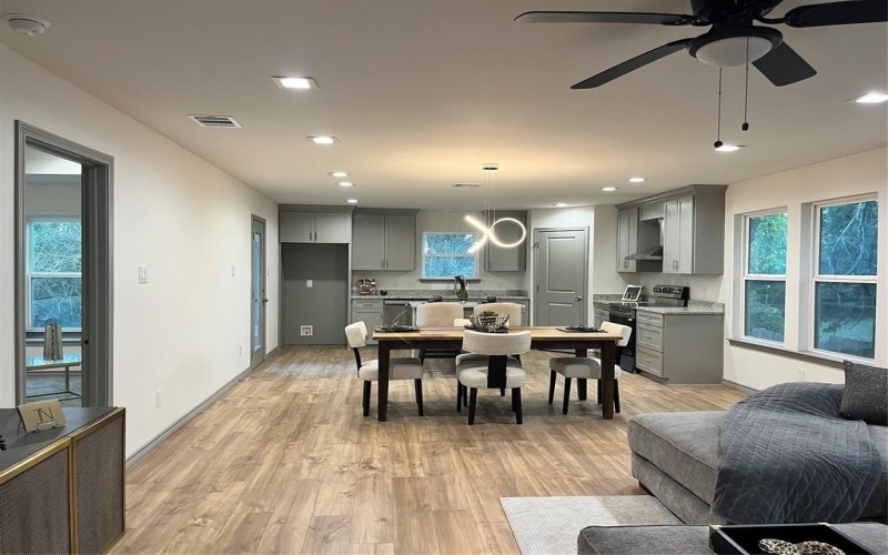 1438 E Waco Avenue, Dallas, TX 75216, 3 Habitaciones Habitaciones , ,2 BañosBaños,Residential,En Venta,1438 E Waco Avenue,0,21130345